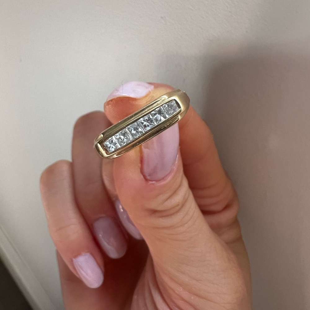 **SOLD** GORGEOUS 14K GOLD DIAMOND RING